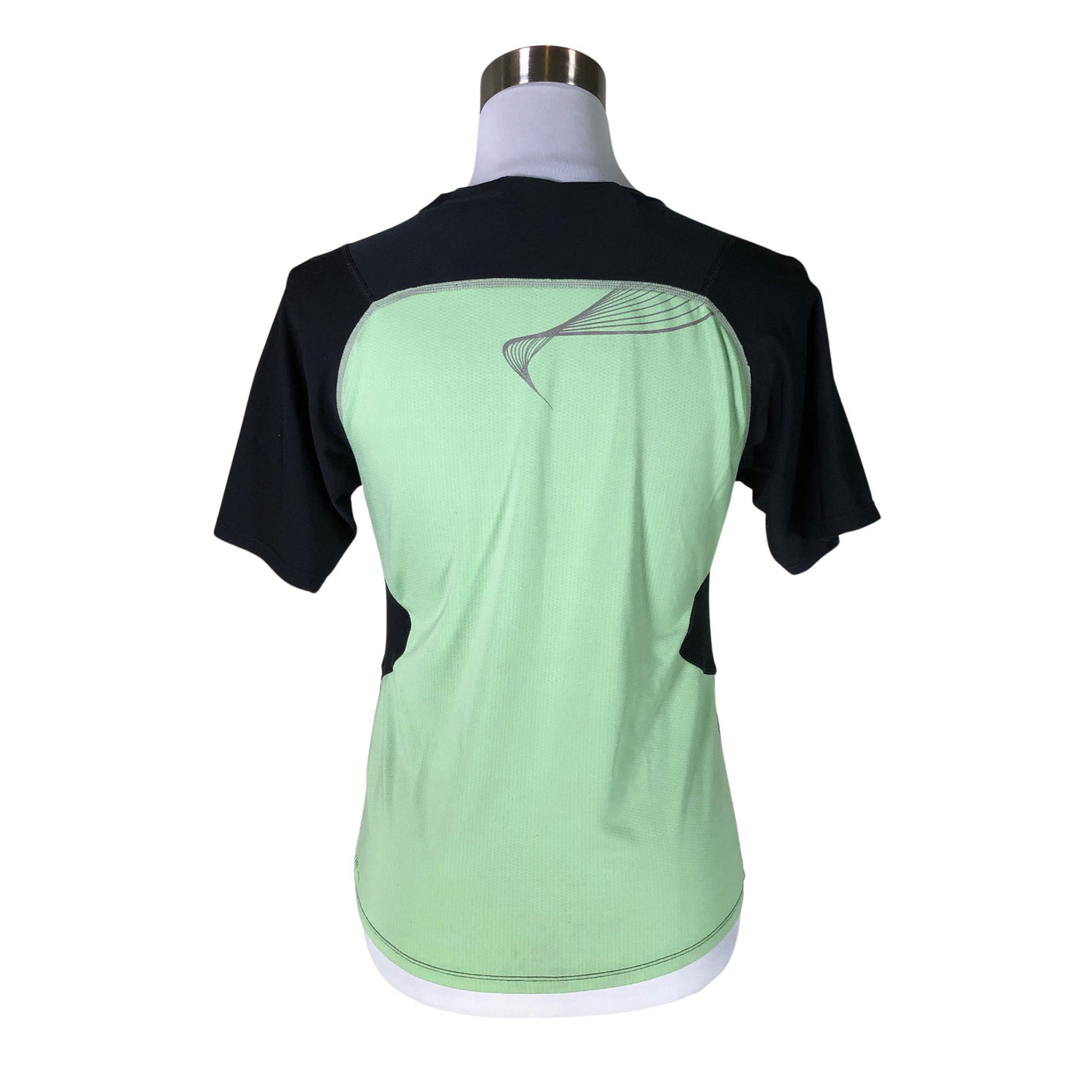 Unisex Nike - Urheilupaita, lyhyet hihat, koko 38 - (2)
