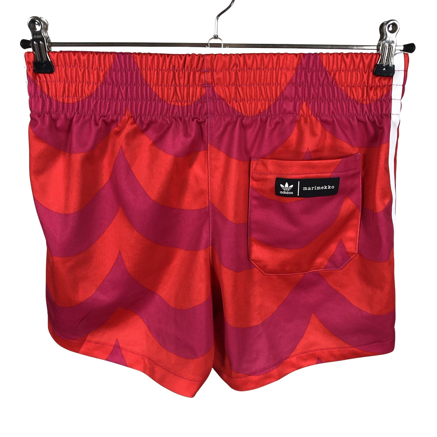 Naisten Adidas - Urheilushortsit, koko 38 - Punainen (2)