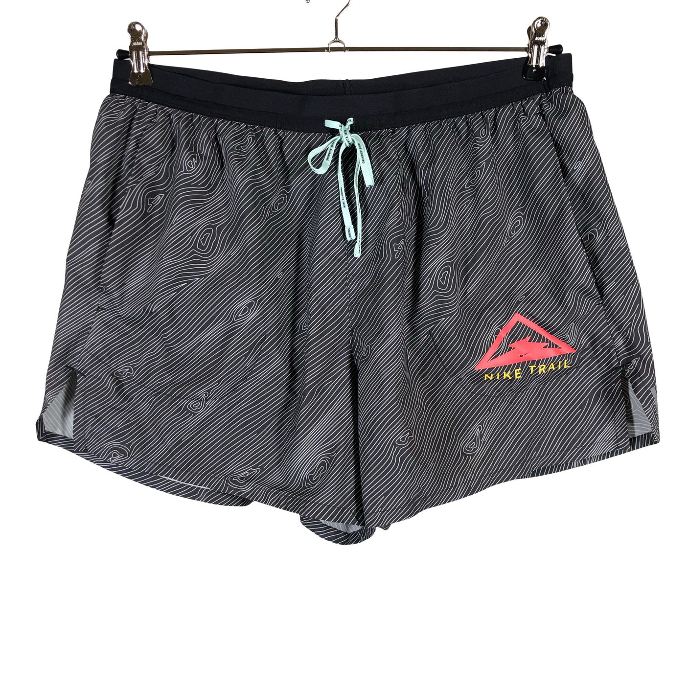Miesten Nike - Urheilushortsit, koko XXL - Harmaa (1)