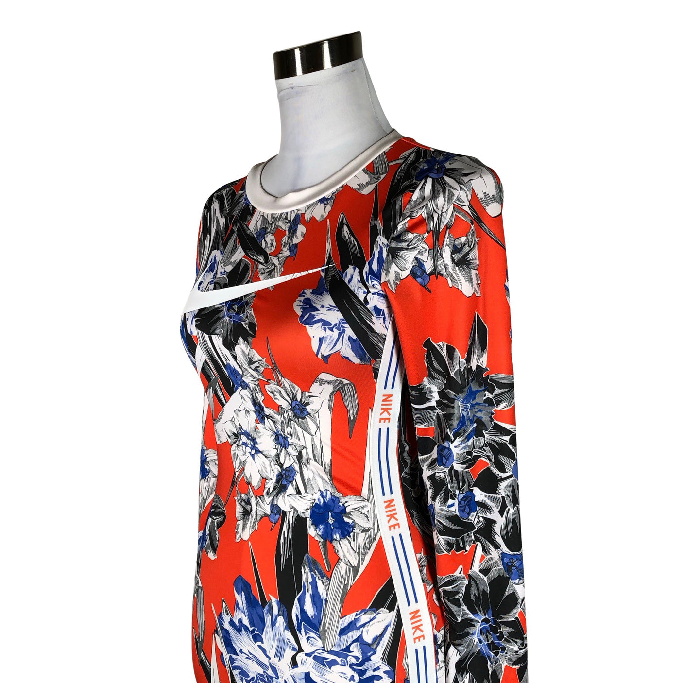 Naisten Nike - Trikoomekko, koko 34 - Punainen (2)