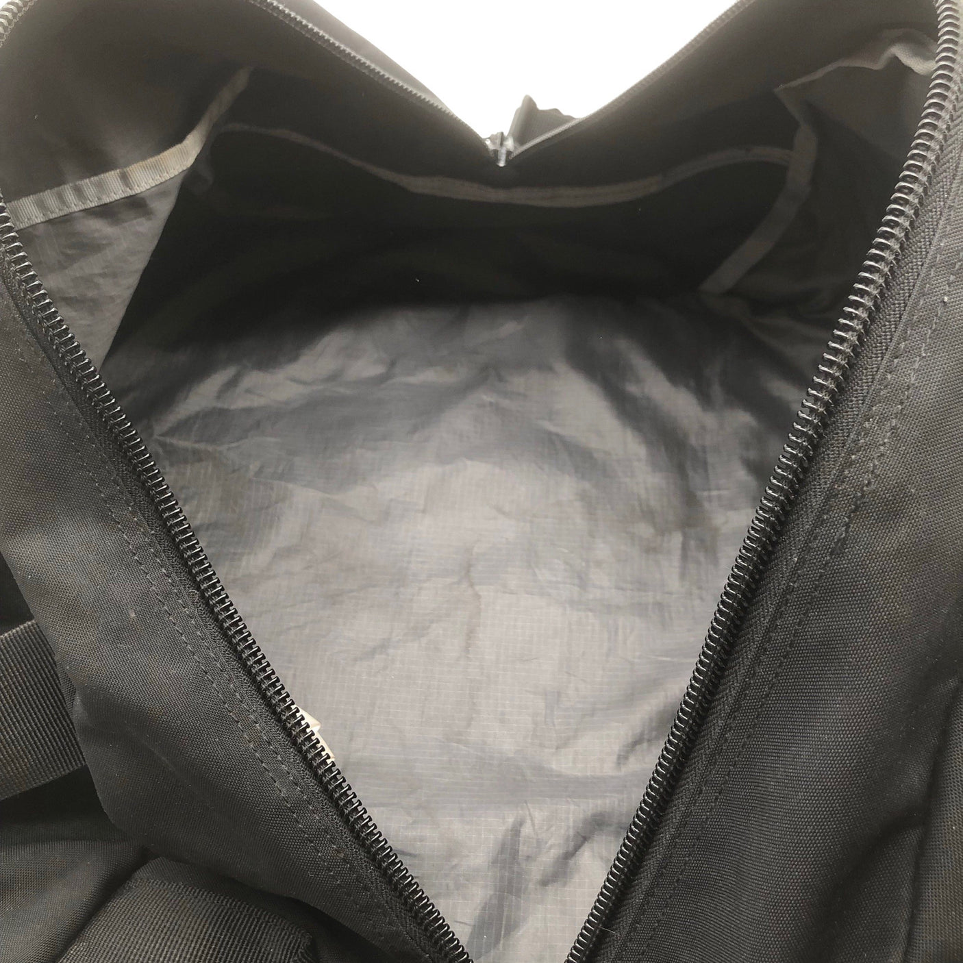 Naisten Peak Performance - Urheilukassi, koko Maxi - Musta (3)