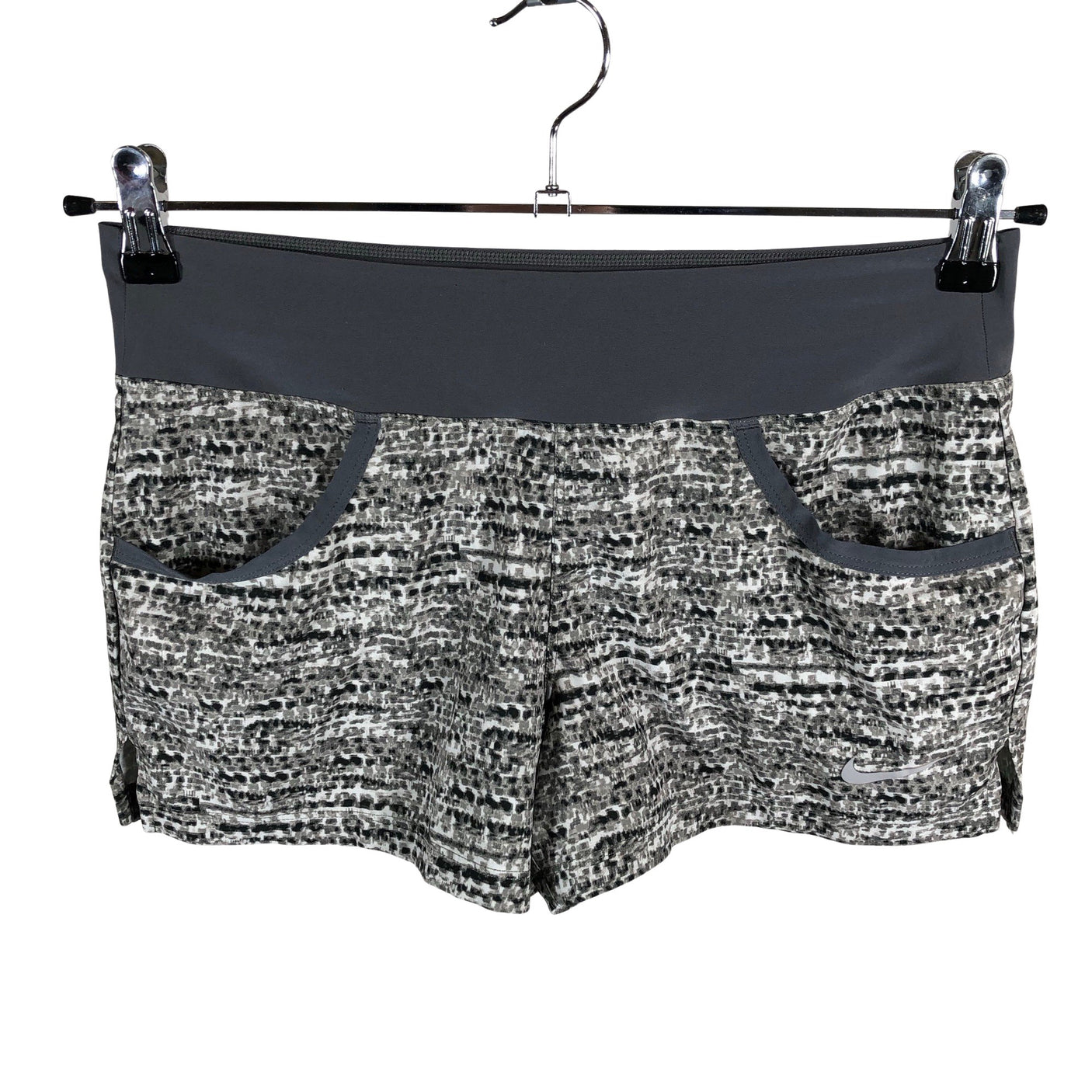 Naisten Nike - Urheilushortsit, koko 36 - Harmaa (1)