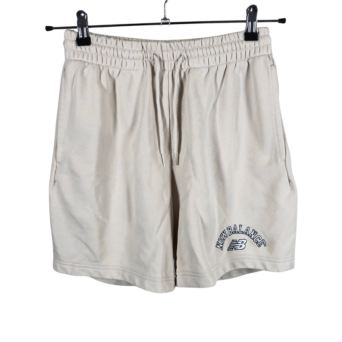 Naisten New Balance - Collegeshortsit, koko 36 - Beige (1)