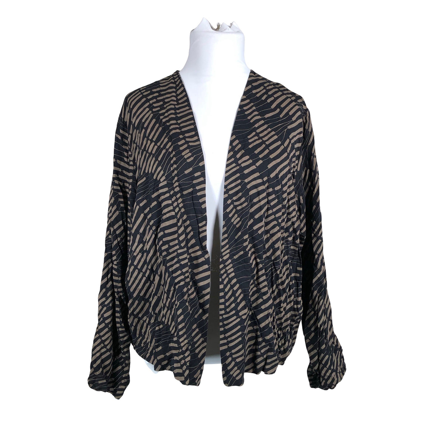 Naisten NOSH - Sisätakki, koko 42 - Musta (1)