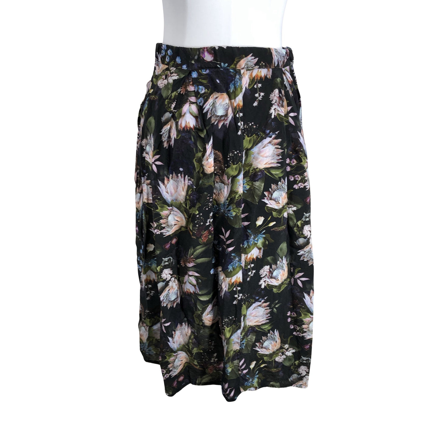 Naisten Uhana Design - Kangashame, koko 38 - Musta (2)