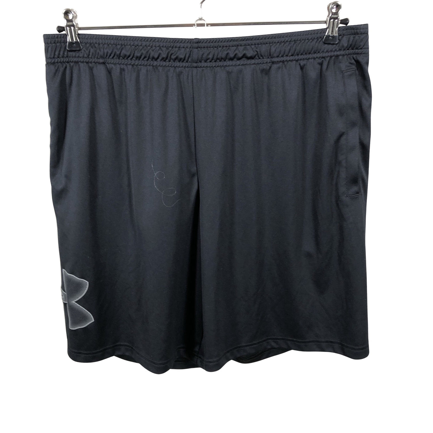 Miesten Under Armour - Urheilushortsit, koko XL - Musta (1)