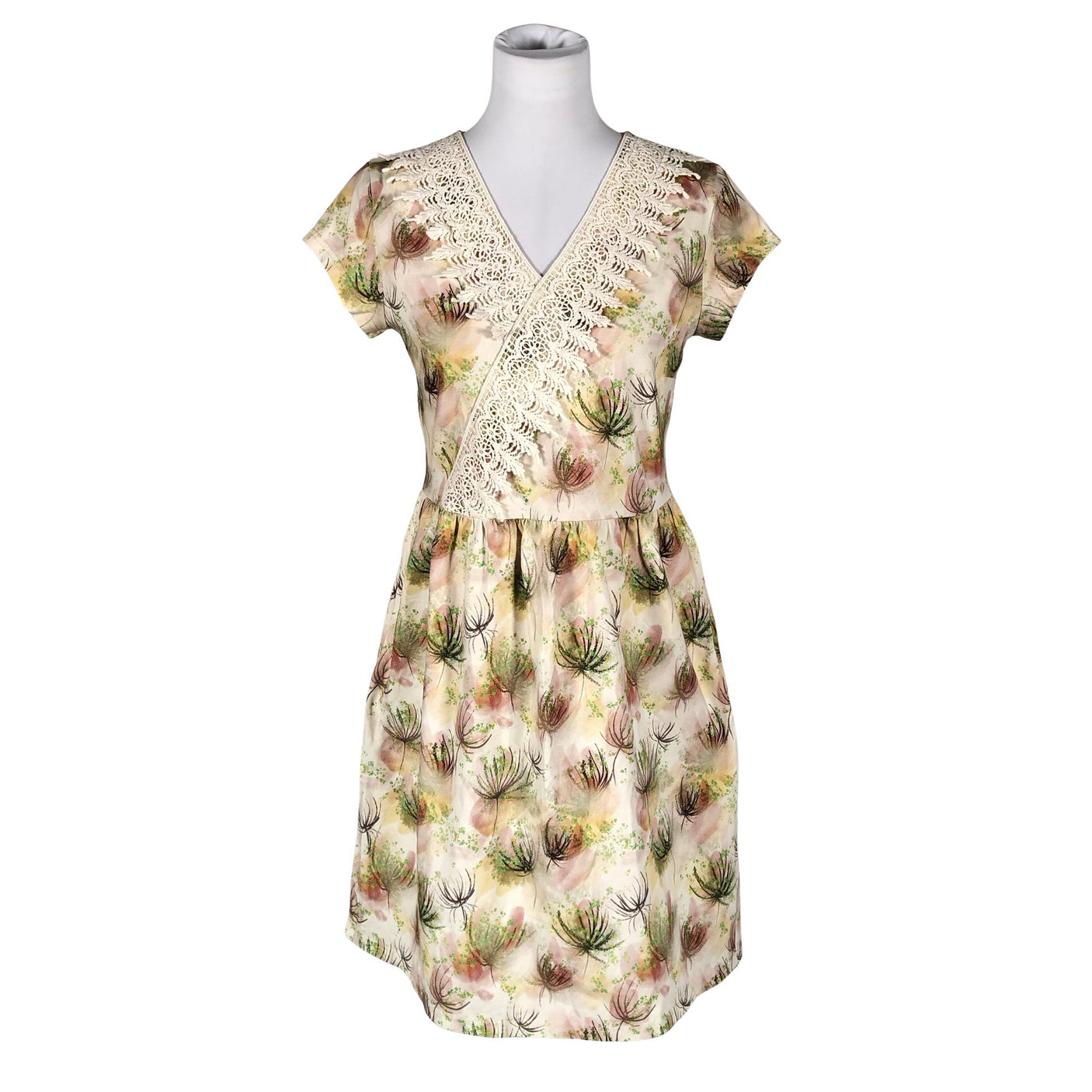 Naisten Lumoan - Trikoomekko, koko 36 - Beige (1)
