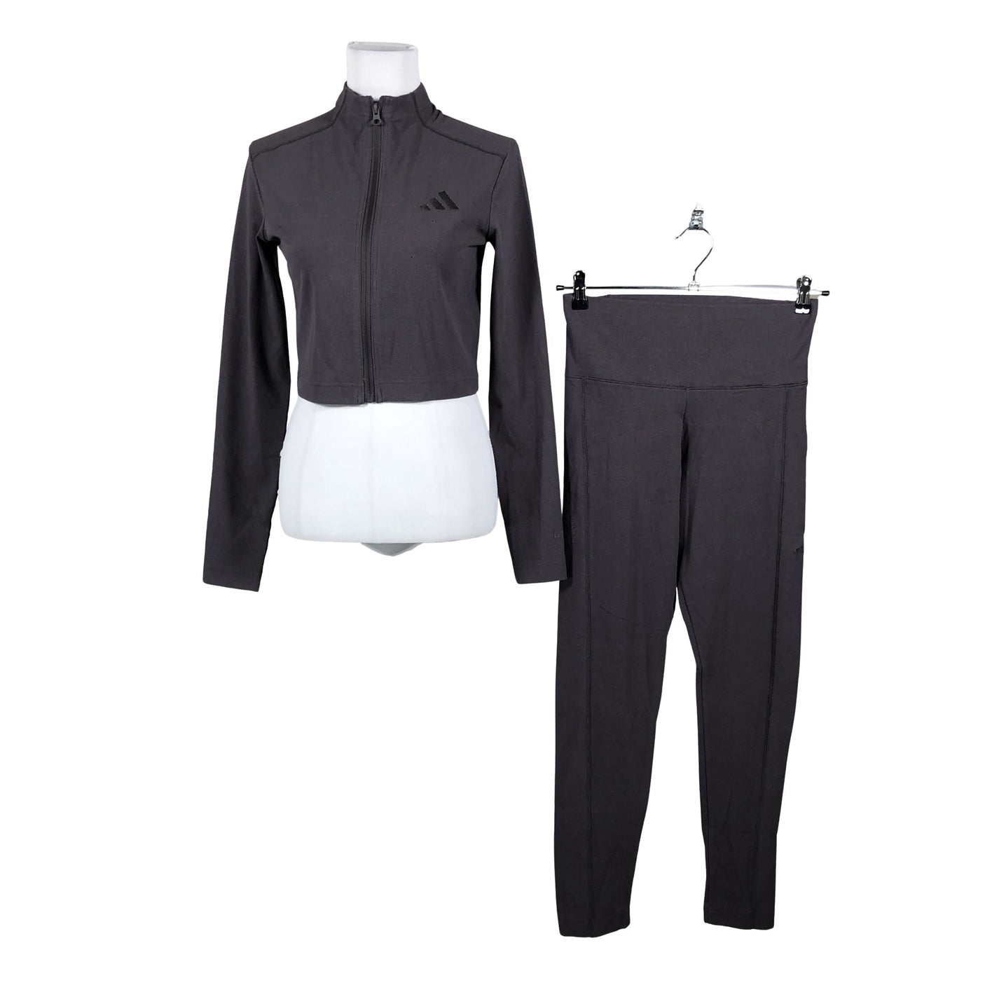 Naisten Adidas - Urheiluasu, koko 38 - Violetti (1)