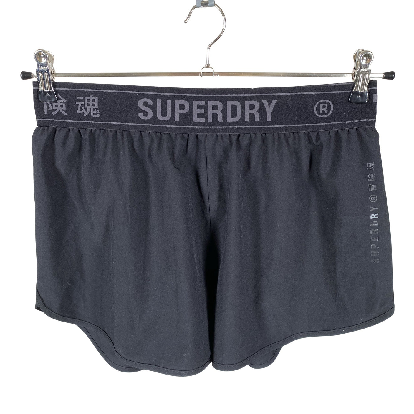 Naisten Superdry - Urheilushortsit, koko 40 - Musta (1)