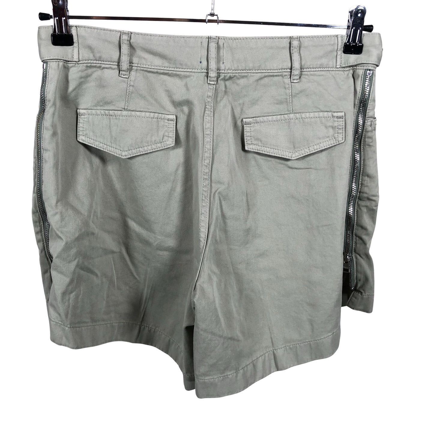 Naisten Hugo Boss - Shortsit, koko 40 - Vihreä (2)