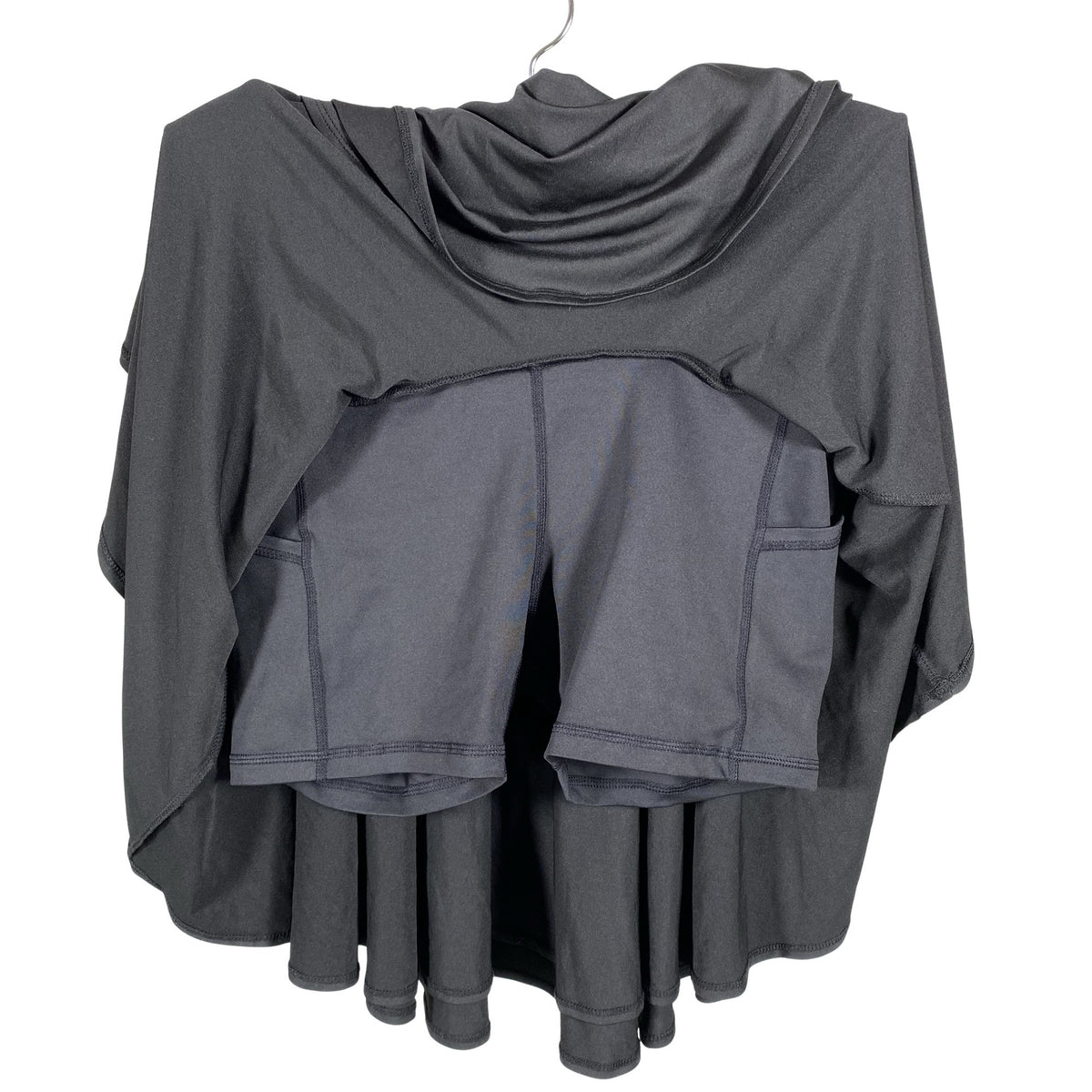 Naisten Bara Sportswear - Urheilushortsihame, koko 38 - Musta (2)