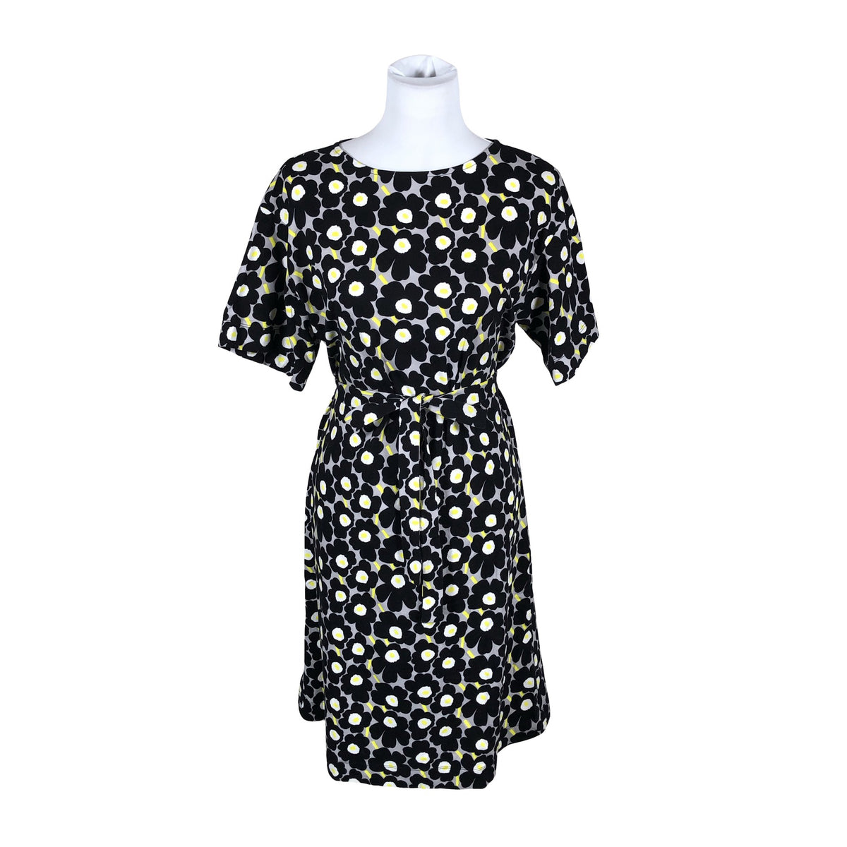 Naisten Marimekko - Trikoomekko, koko 36 - Musta (1)