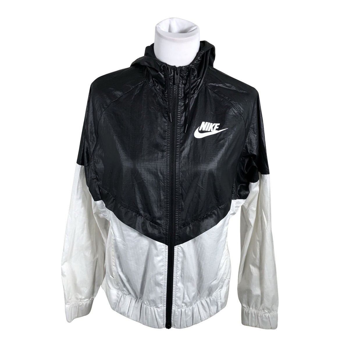 Naisten Nike - Urheilutakki, koko 38 - Musta (1)