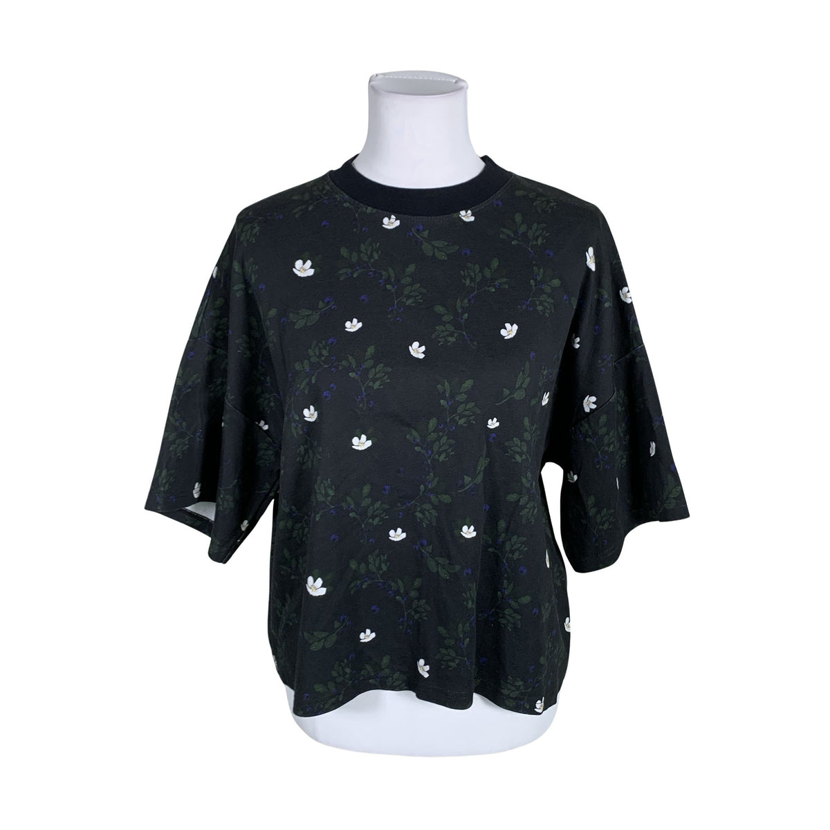 Naisten Riva Clothing - T-paita, koko 40 - Musta (1)