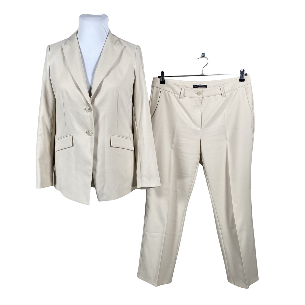 Naisten Betty Barclay - Jakkupuku, koko 42 - Beige (1)