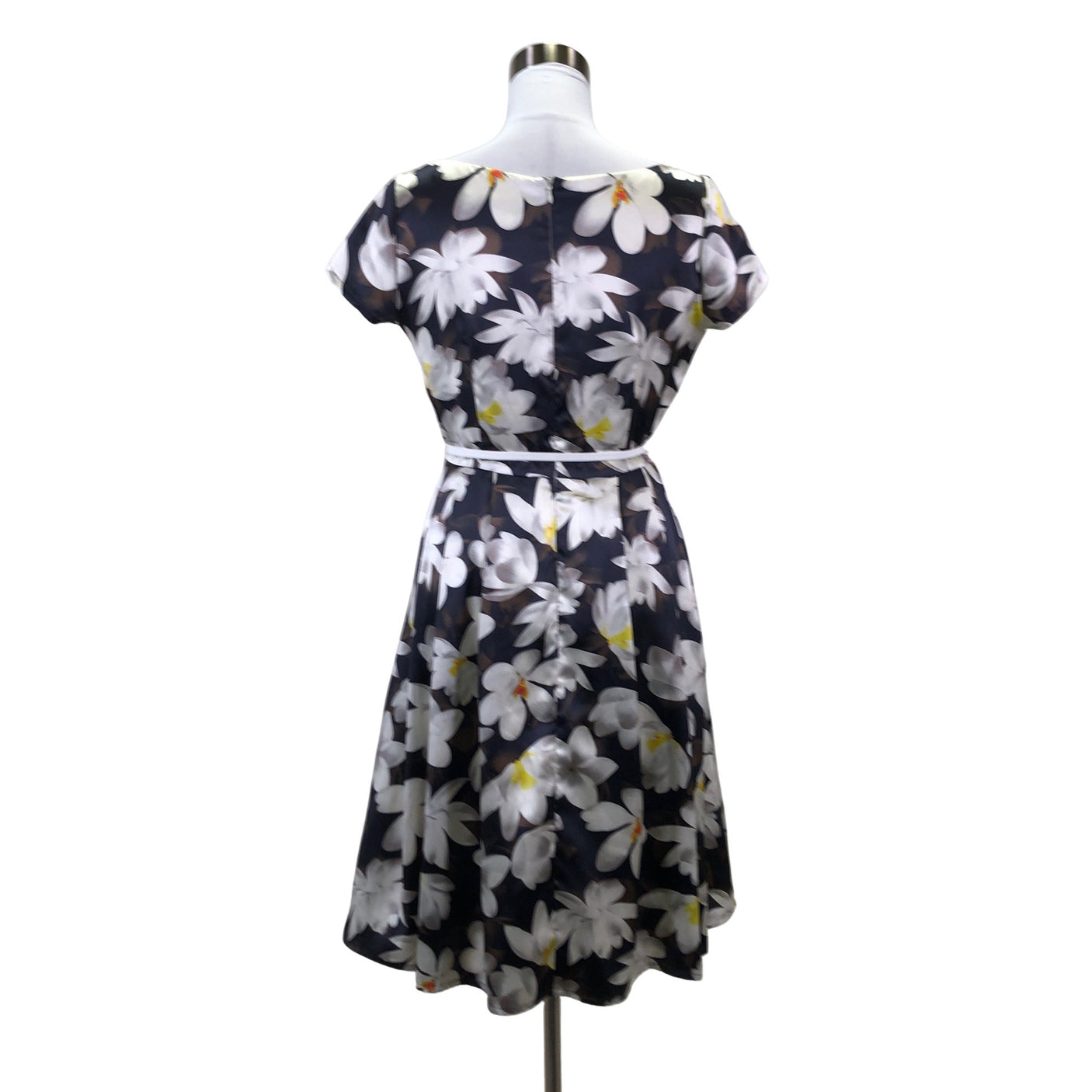 Unisex Kairi Vilderson - Juhlamekko, koko 38 - (2)
