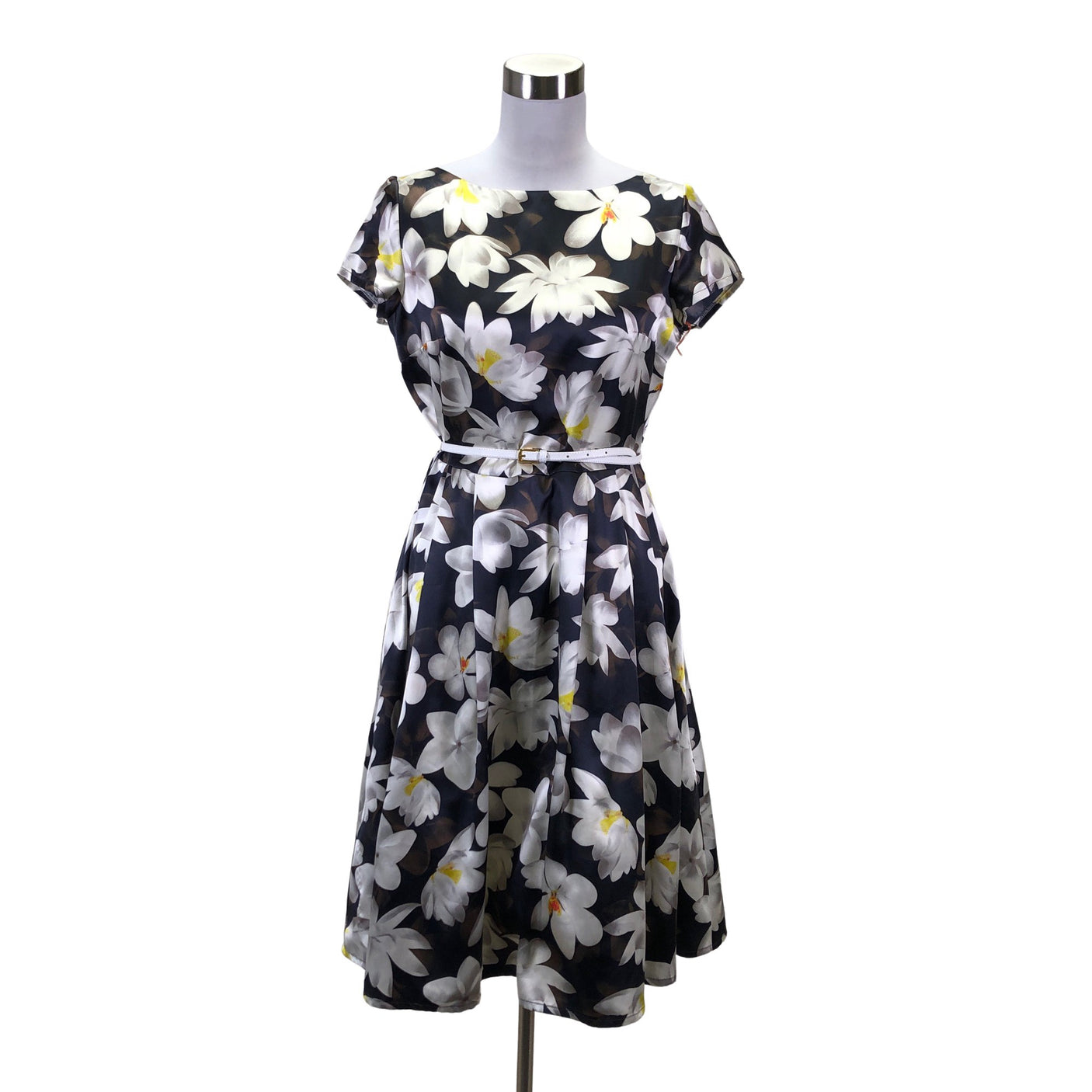 Unisex Kairi Vilderson - Juhlamekko, koko 38 - (1)