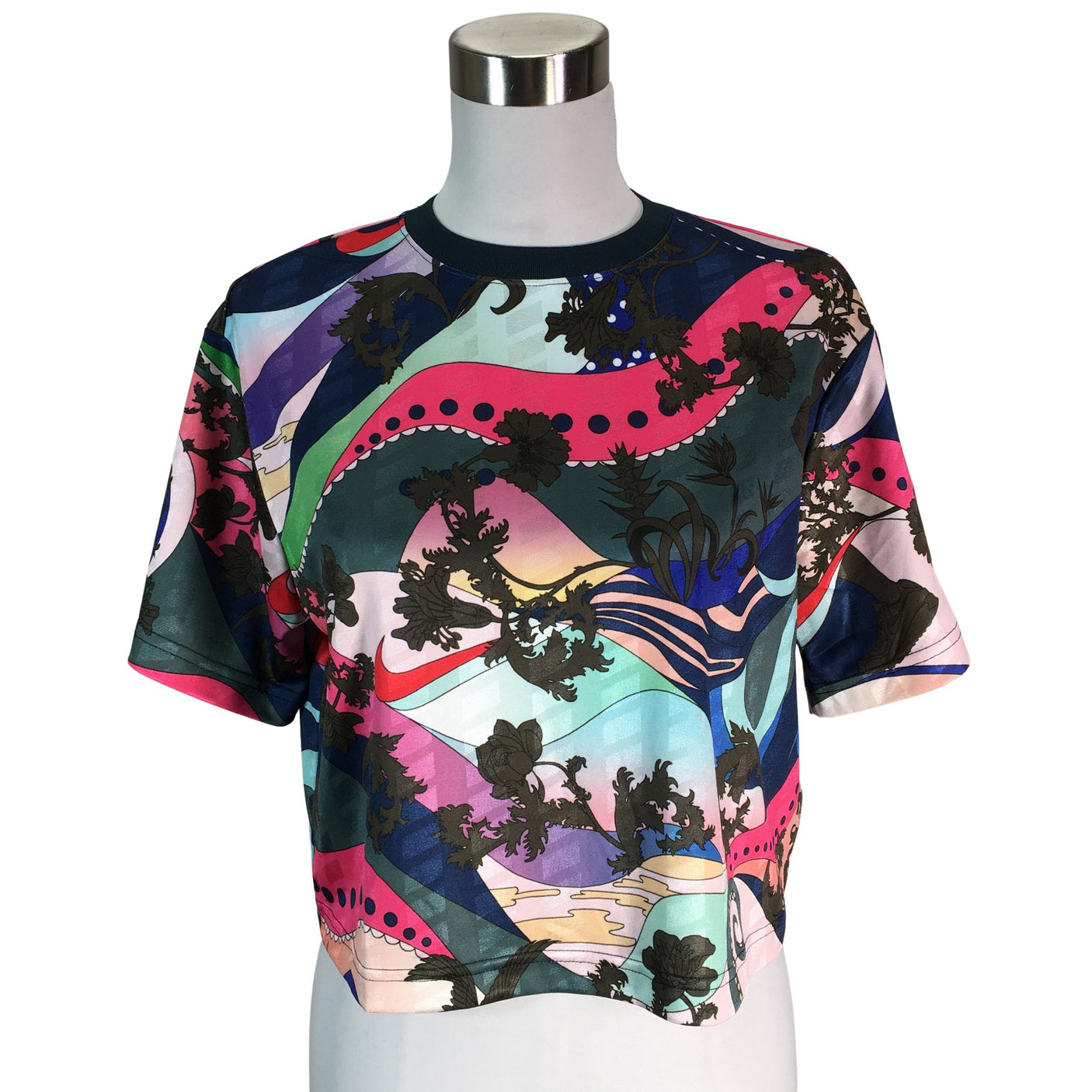 Unisex Nike - Urheilupaita, lyhyet hihat, koko 34 - (1)