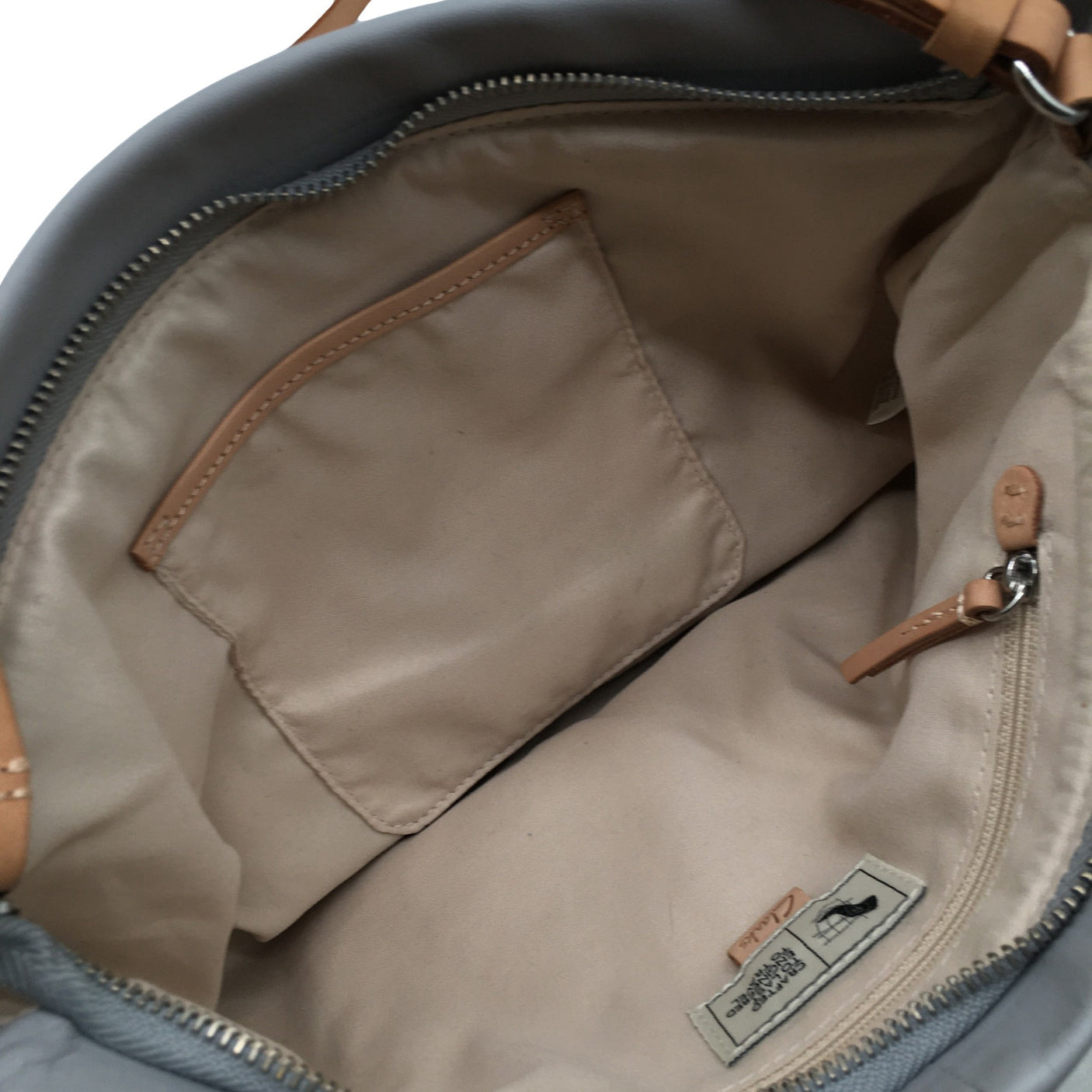 Unisex Clarks - Olkalaukku, koko Midi - (2)