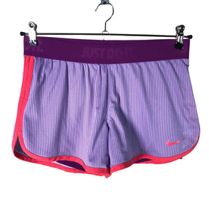 Unisex Nike - Urheilushortsit, koko 38 -  (1)