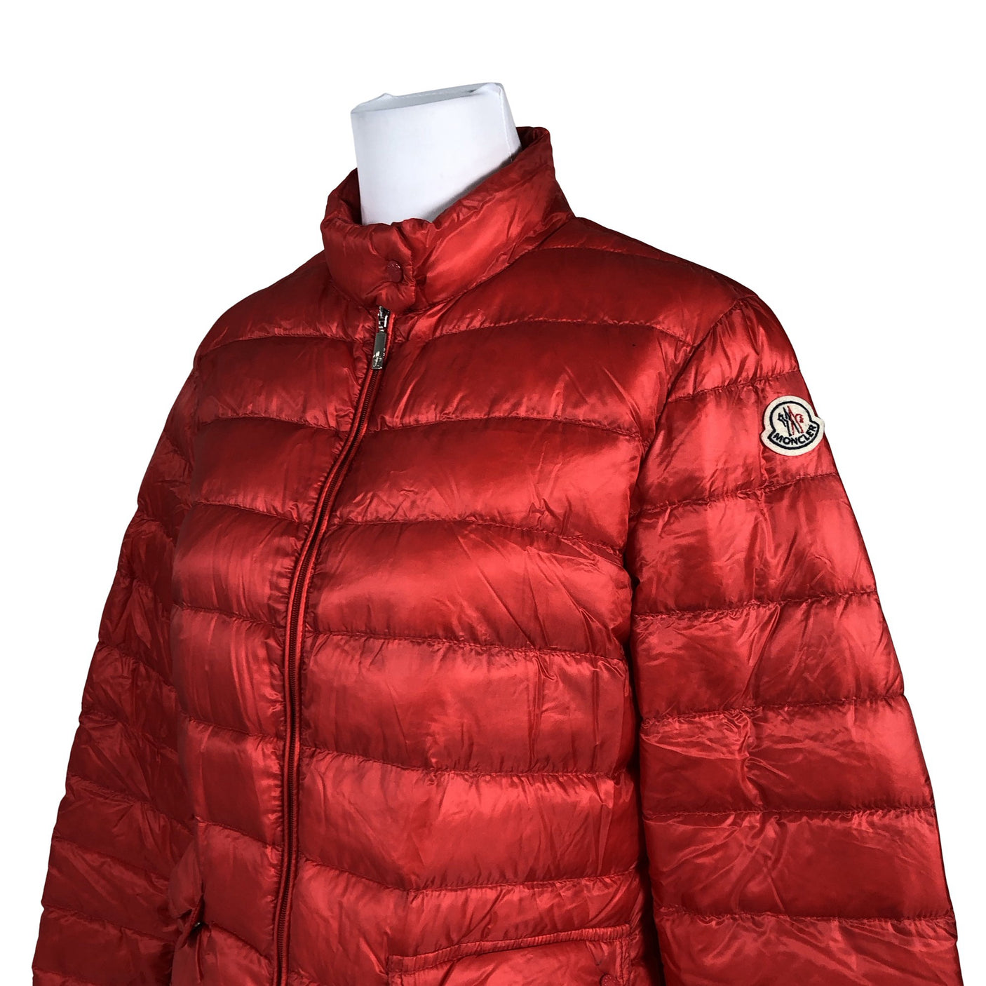 Naisten Moncler - Kevytuntuvatakki, koko 40 - Punainen (2)