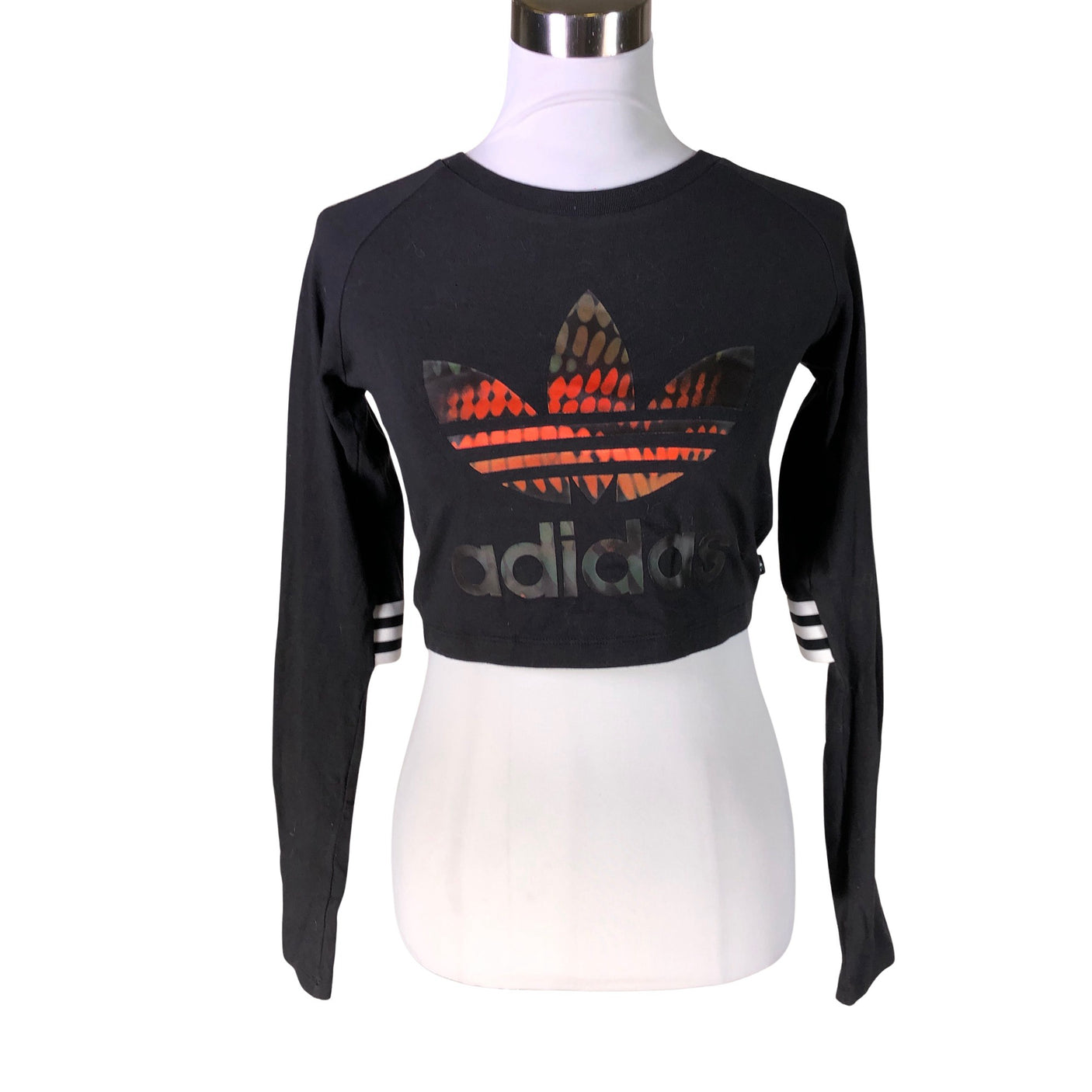 Unisex Adidas - Trikoopaita, koko 38 -  (1)