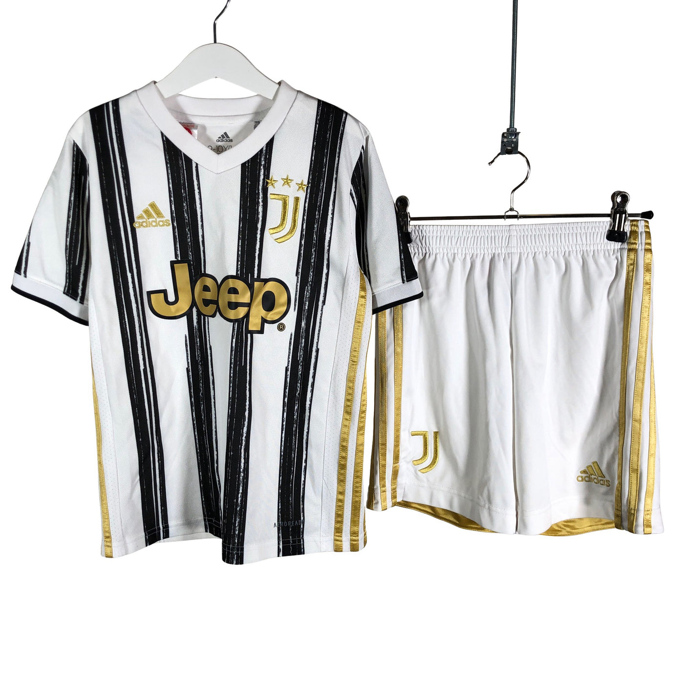 Unisex Adidas - Urheiluasu, koko 134 - 140 -  (1)
