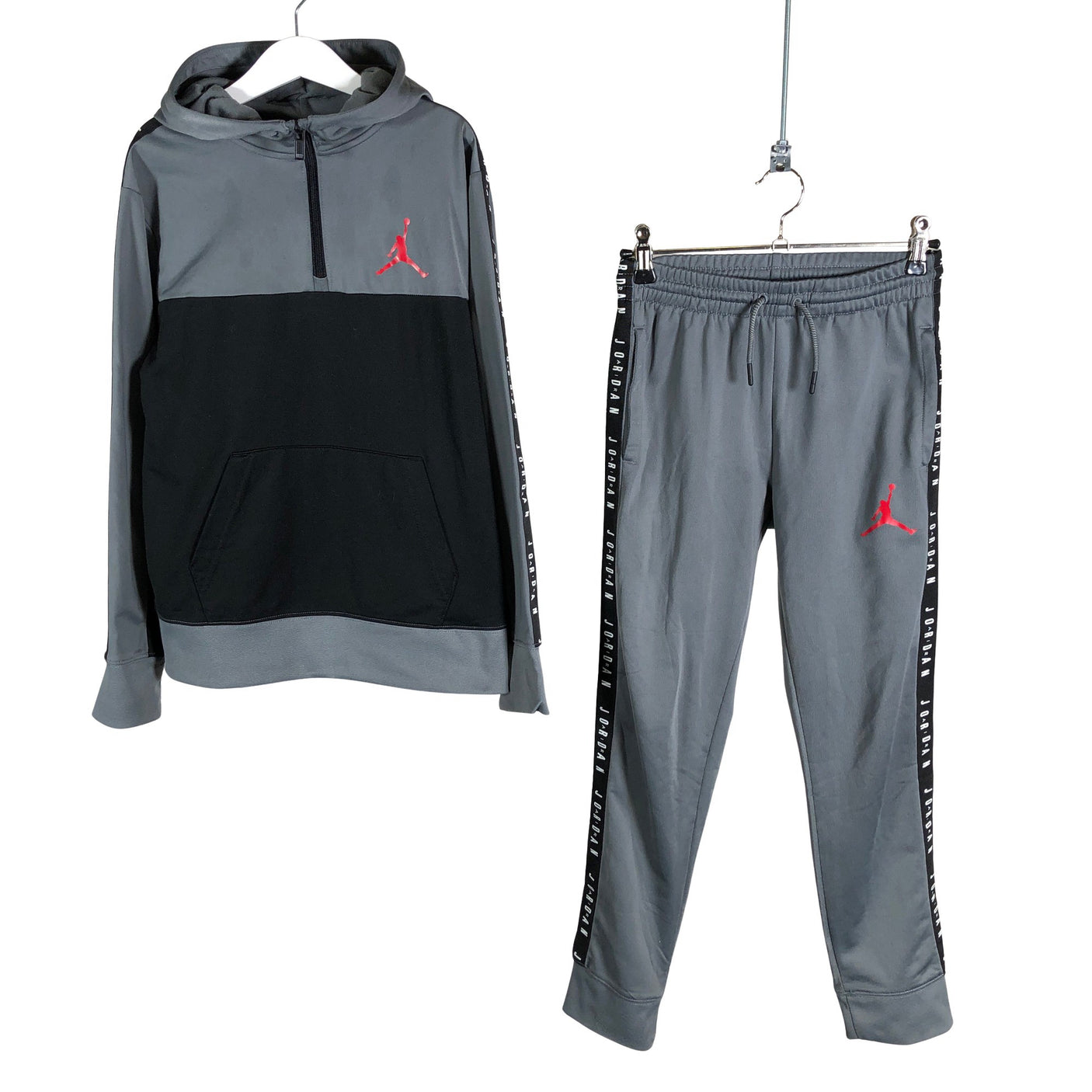 Unisex Jordan (Nike) - Urheiluasu, koko 134 - 140 -  (1)