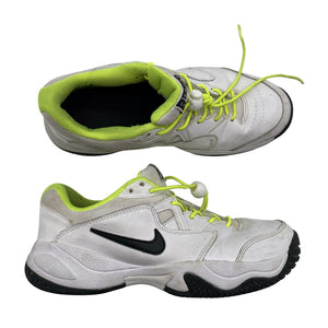 Naisten Nike - Sisäliikuntakengät, koko 38 - Valkoinen (1)