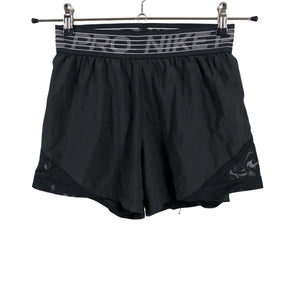 Naisten Nike - Urheilushortsit, koko 34 - Musta (1)