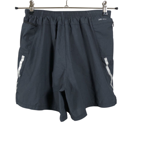 Naisten Nike - Urheilushortsit, koko 38 - Musta (2)