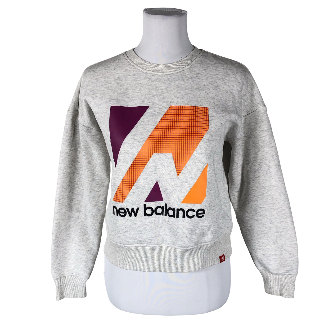 Naisten New Balance - Collegepaita, koko 32 - Harmaa (1)