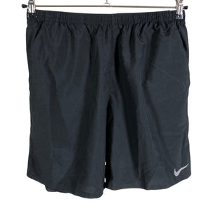 Naisten Nike - Urheilushortsit, koko 40 - Musta (1)