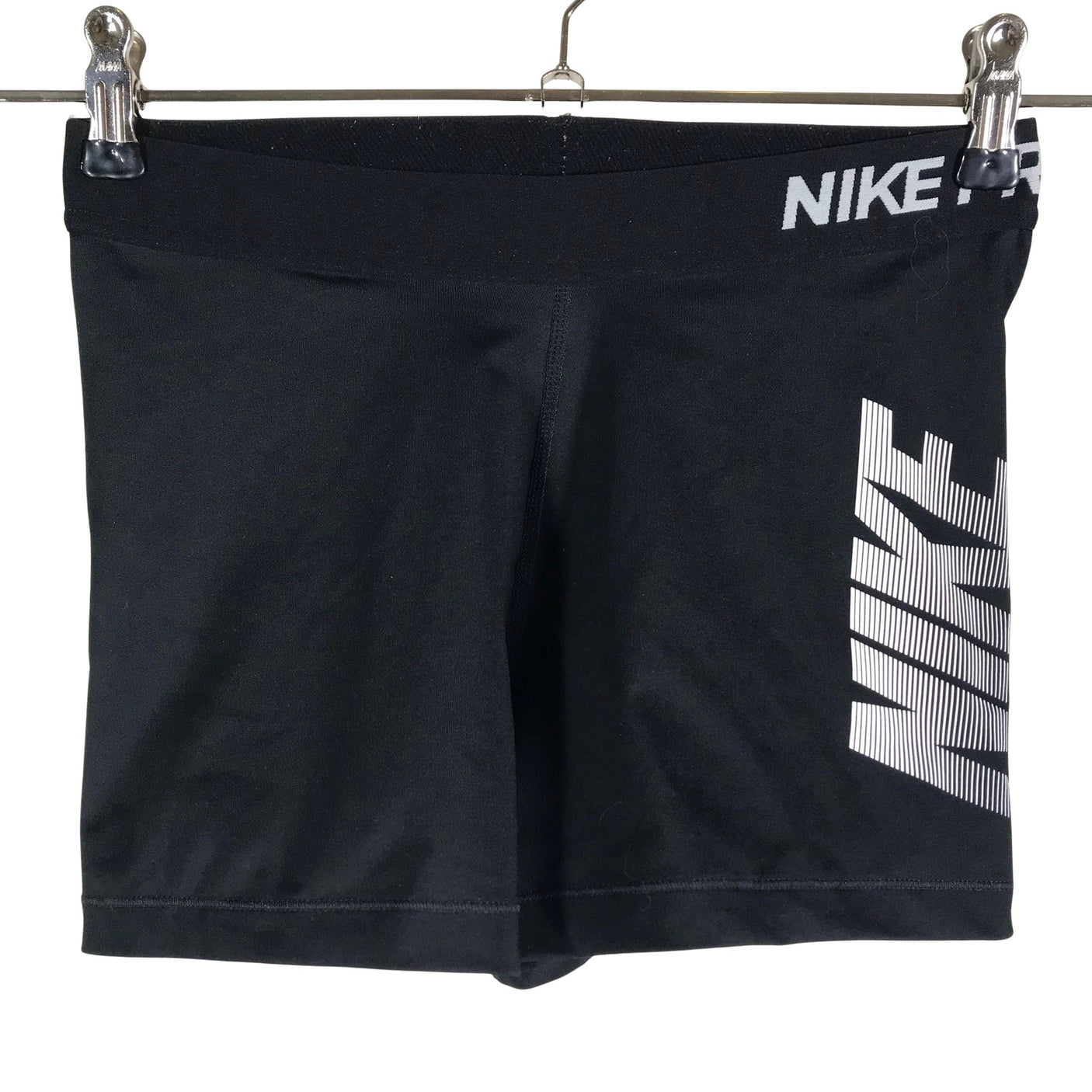 Unisex Nike - Urheilushortsit, koko 38 -  (1)