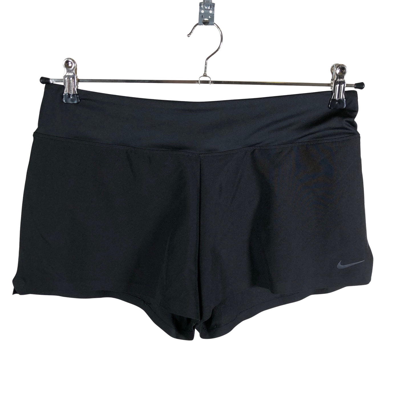 Naisten Nike - Urheilushortsit, koko 38 - Musta (1)