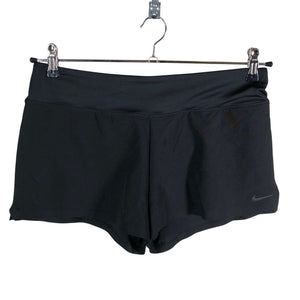Naisten Nike - Urheilushortsit, koko 38 - Musta (1)