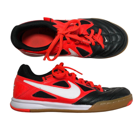 Unisex Nike - Sisäliikuntakengät, koko 36 - Punainen ()