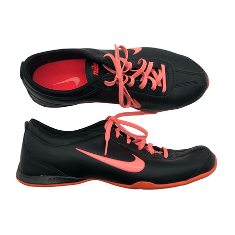 Naisten Nike - Lenkkarit, koko 40 - Musta ()