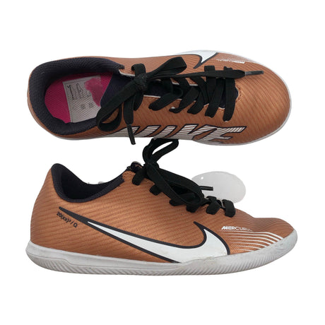 Unisex Nike - Sisäliikuntakengät, koko 33 - Ruskea ()