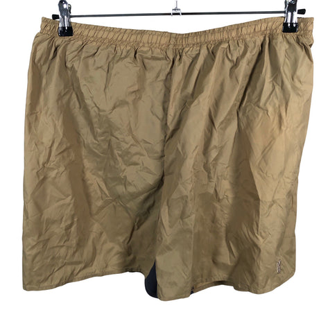Miesten Undefeated - Shortsit, koko XL - Ruskea ()