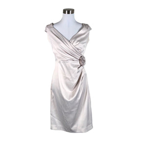 Naisten Maggy London - Juhlamekko, koko 38 - Beige (1)