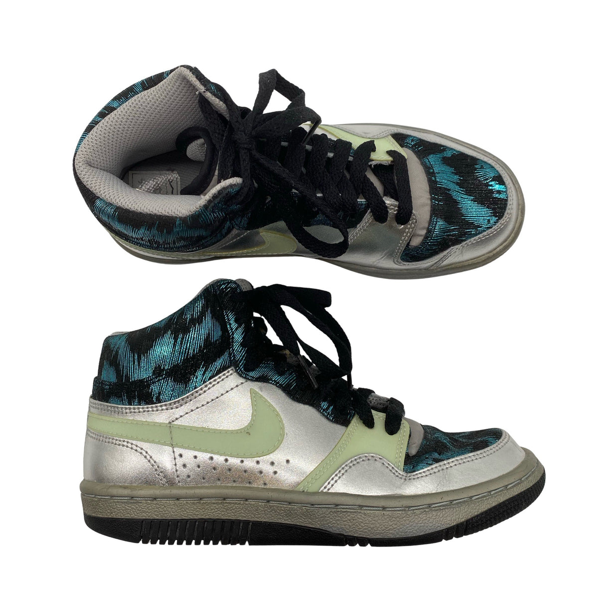 Unisex Nike - Tennarit, koko 36 - Hopea (1)