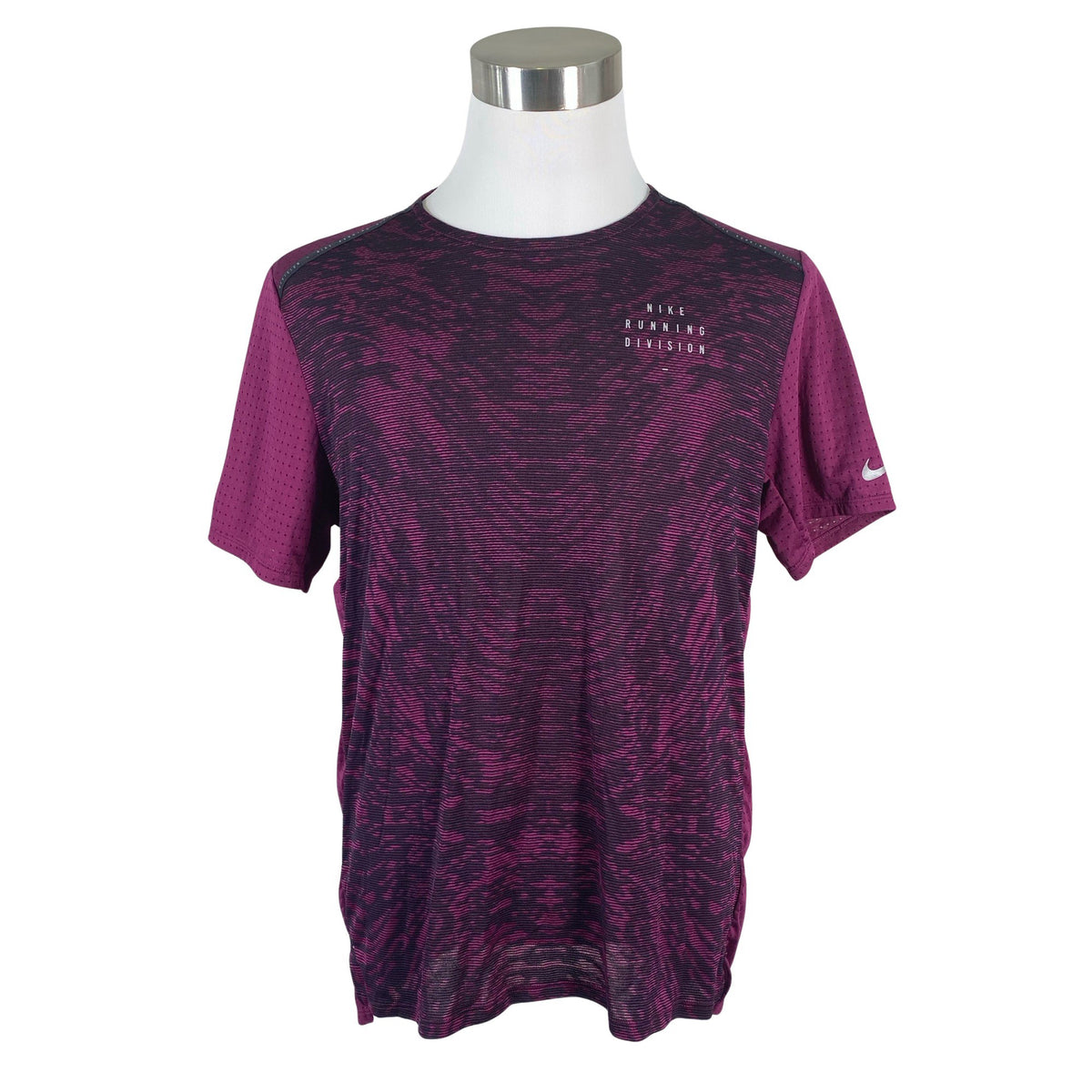 Miesten Nike - Urheilupaita, lyhyet hihat, koko L - Violetti (1)