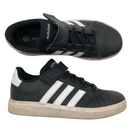 Unisex Adidas - Tennarit, koko 34 - Musta ()