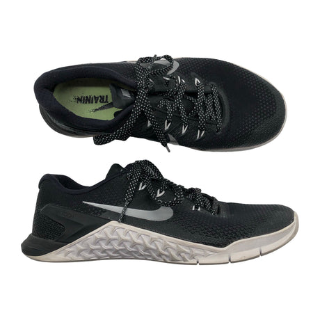 Naisten Nike - Sisäliikuntakengät, koko 38 - Musta ()