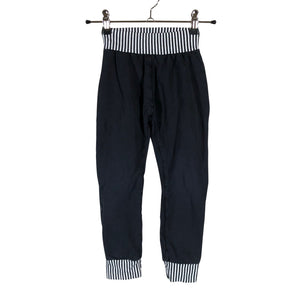 Unisex Napikas - Collegehousut, koko 104 - 110 - Musta (1)