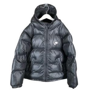 Unisex Nike - Toppatakki, koko 146 - 152 - Musta (1)