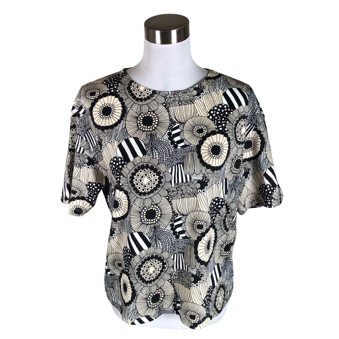 Naisten Uniqlo - T-paita, koko 38 - Musta (1)