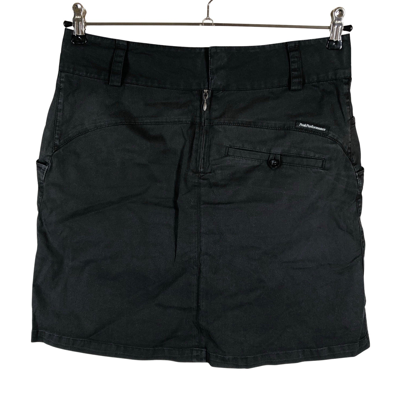 Naisten Peak Performance - Urheilushortsihame, koko 38 - Musta (2)