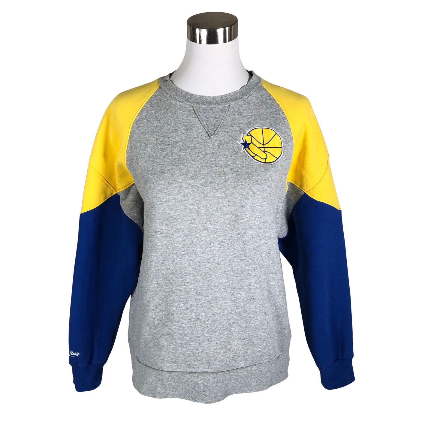 Naisten Mitchell & Ness - Collegepaita, koko 36 - Harmaa (1)